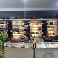 فروش دکور ارایشی به همراه پیشخوان به علت تغییرشغل
