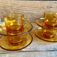 فنجان و نعلبکی عسلی