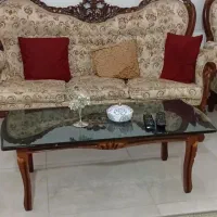 دو عدد میز پذیرایی جلو مبلی بسیار تمیز