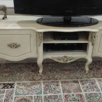 میز تلویزیون بسیار تمیز