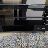 میز تلویزیون شیشه خم
