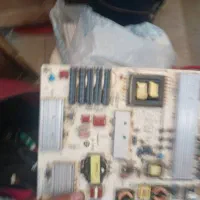 1. 48سامسونگ صفحه شکسته. 2. برد تلوزیون42 سالم|تلویزیون و پروژکتور|ماهدشت, |دیوار