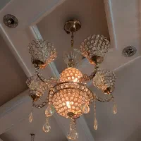 دو عددلوستر پنج شعله و یک عدد لوستر سه شاخه