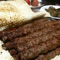نیروی کار خانم برای کبابی