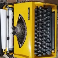 ماشین تایپ قدیمی تمیز سالم