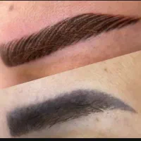 آرایش دارم. میکرو بلیدینگ .