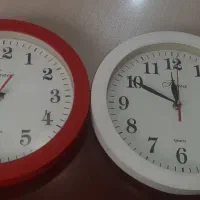 سه عدد ساعت دیواری کاملا سالم