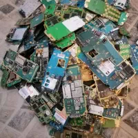 برد موبایل قدیمی و سوخته