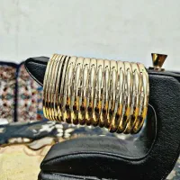 تعدادی النگو طلا روس