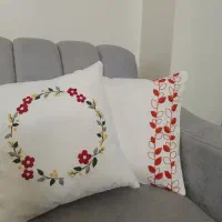 بالشتک مبل(کوسن) گل‌دوزی شده