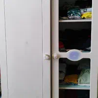 تخت کودک ، کمد لباس ، همراه یک عدد پاتختی دو کشویی