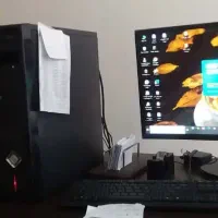 منشی اداری در شرکت ساختمانی