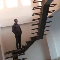 ساخت انواع پله های گِرد، مُعلق و... در غرب کشور