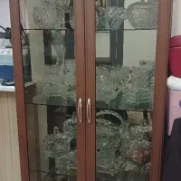 ویترین چوبی گردویی سالم