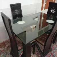 میز و صندلی ناهار خوری ۴ نفره و یک آبگرمکن|میز و صندلی غذاخوری|فیروزآباد (فارس), |دیوار