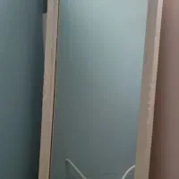 آینه قدی با قاب چوبی