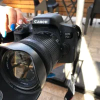 دوربین ۷۵۰ کنون با لنز ۵۵-۱۸ و لنز ۵۰فیکس