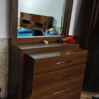 دلاور تخت پاتختی