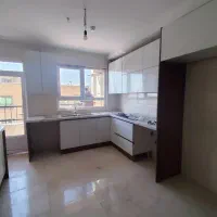 ۱۰۷متر دوخوابه طبقه سوم نوساز سالن پرده زیرقیمت