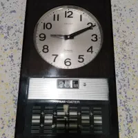 ساعت دیواری قدیمی