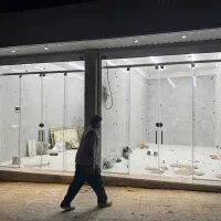 نصب شیشه سکوریت|خدمات پیشه و مهارت|گرگان, |دیوار