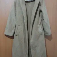 پالتو فوتر رنگ شتری  تو عکس اول رنگش مشخص نشده