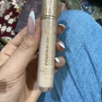 تعدادی لوازم آرایشی در حد نو