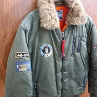 کابشن خلبانی اصل وکت لی و پاییزه|لباس|مهاجران, |دیوار