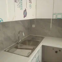 نصب کاشی بین کابینتی