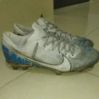 کفش چمنی و سالنی نایک