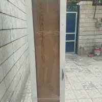 کمد شیشه ای