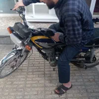 موتور هوندا ۱۵۰|موتورسیکلت|اصفهان, تخت فولاد|دیوار