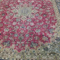 چرخ خیاطی و قالی دست بافت