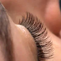 آموزش کاشت مژه و لیفت ابرو‌. رنگ‌مو بالیاژ امبر|خدمات آرایشگری و زیبایی|بروجرد, |دیوار