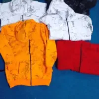 سویشرت بچگانه فقط ۴۵۰|کفش و لباس بچه|صحنه, |دیوار