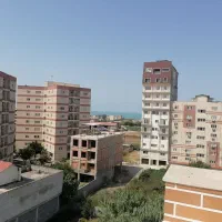 اپارتمان ساحلی ۱۱۵ متری با تراس رو به دریا