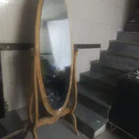 اینه ایستاده