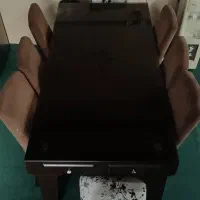 میز غذاخوری در حد نو