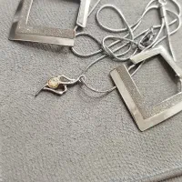 رژلب گوشواره ،انگشتر و گردنبند