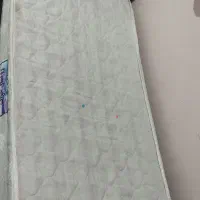 تخت نوجوان