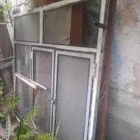 پنجره الومینیوم قدیمی