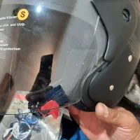 کلاه کاسکت|لباس|شیراز, لاله|دیوار