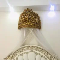 تاج تخت طلایی