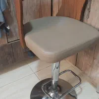 یک عدد صندلی جک دار