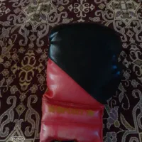 یک جفت دستکش بوکس برند اسپرت