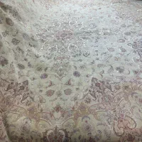 (فرش حق زاده)گرد قطر۴متر ۵۰ رج چله و گل ابریشم