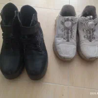 سه جفت نیم بوت یک جفت کتانی|کفش و لباس بچه|اسفراین, |دیوار