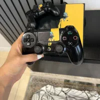 PS4 بسیار تمیز و کم کارکرد