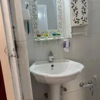 دو عدد روشویی با یک اینه