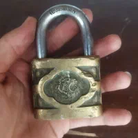 قفل قدیمی